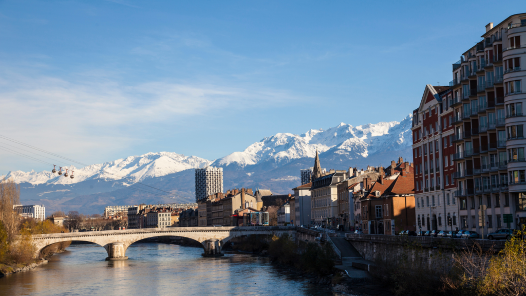 tude prospective en isère